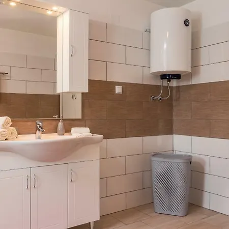 Zvane Holiday home Zminj