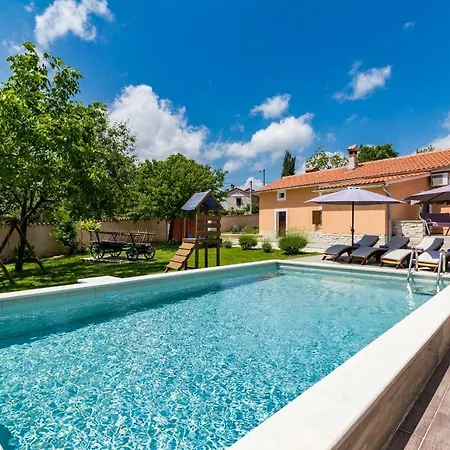 Hébergement de vacances Zvane *